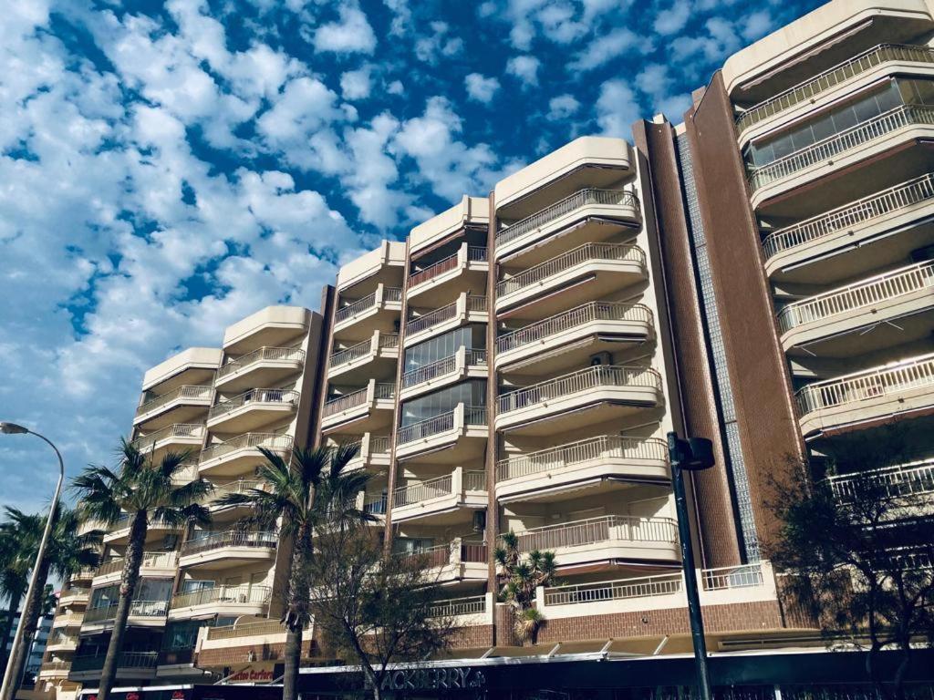 Dona Sofia Apartment Фуeнхирола Екстериор снимка