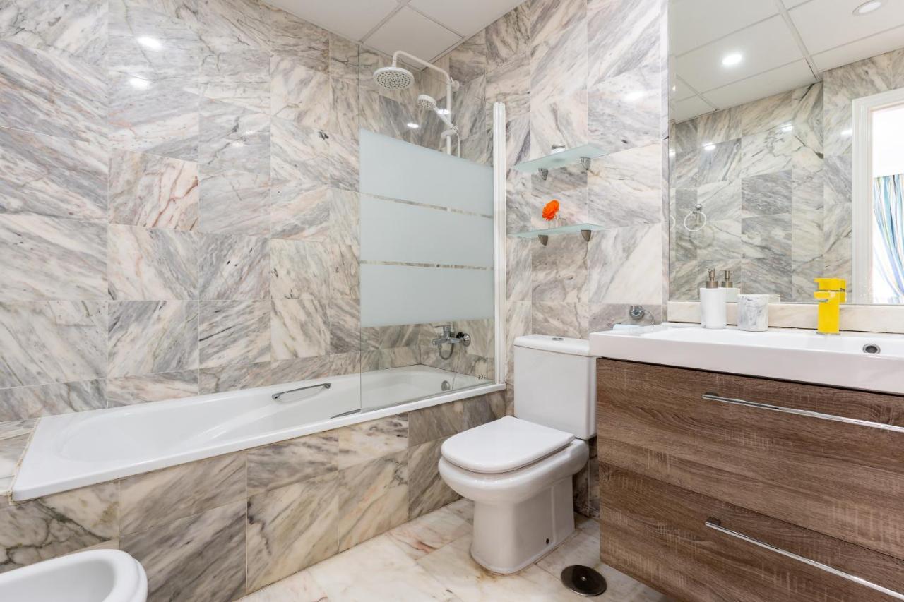 Dona Sofia Apartment Фуeнхирола Екстериор снимка